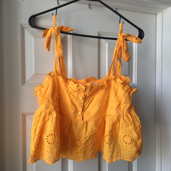 Urban Outfitters Tops - urban outfitters cropped tank🌻
